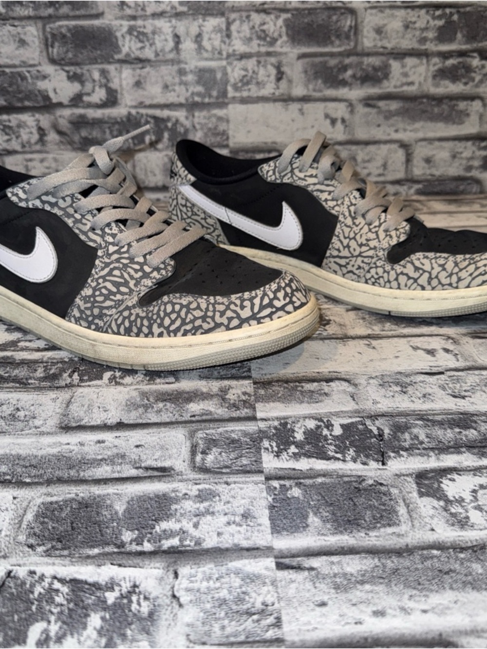 Used Men SZ 10.5 Air Jordan 1 Retro OG Low Black Cement with Elephant Print - Picture 6 of 10